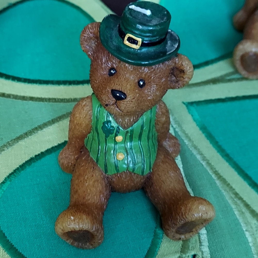Set Of 2 St. Parrick's Day Candles - Picture 3 of 9